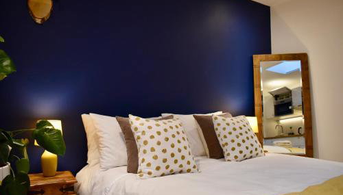 Stylish centrally-located studio with parking - Foto 5