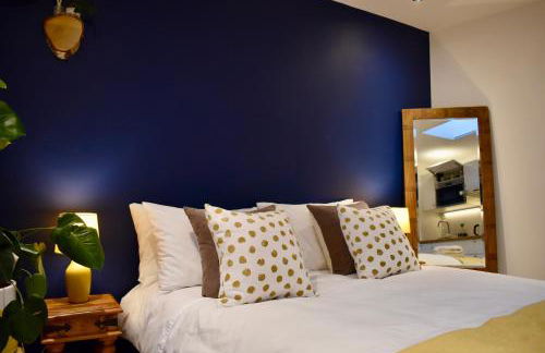 Stylish centrally-located studio with parking - Foto 5