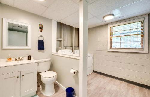 Family Home with Yard - 25 Mi to Downtown Atlanta! - Foto 12