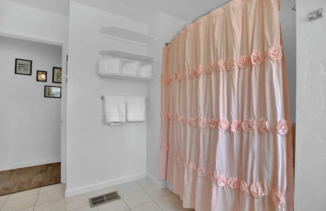 Willkommen to Pink Haus 1 Mile to Main Street! - Foto 24