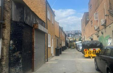 Bright Ground Floor Flat with Free Parking and Balcony Near Stoke Newington - Foto 25