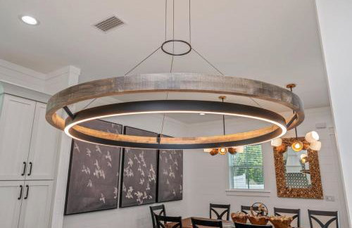 2 Blocks to the Beach! Pool & Golf Cart, Sleeps 21 - Foto 35