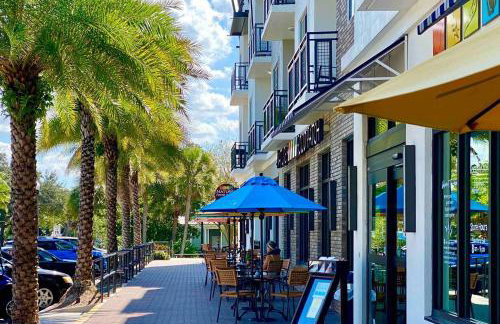 Condo in Waterfront Resort with Balcony Close to Beaches Free Bikes - Photo 25