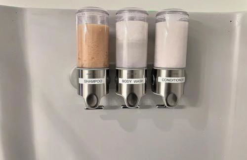 The Sawyer Hideaway - 3BR 2B with Hot Tub & Fire Pit - 5 mins to beach - Photo 20