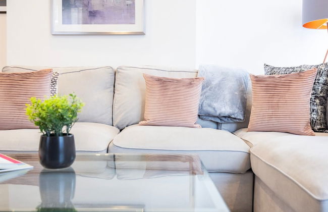 Stylish Block Of Apartments By AV Stays Croydon - Photo 79