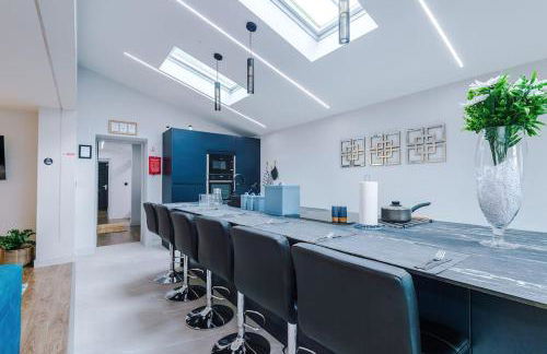 Incredible Home With Games Room, Sleeps 8, Parking Included, Perfect For Groups, Families, Contractors, Professionals - Photo 37