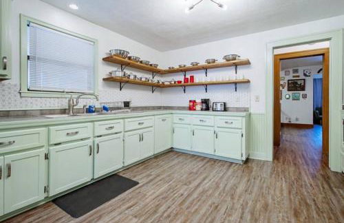 Eccentric Escape-hop skip jump to Plaza District - Foto 17