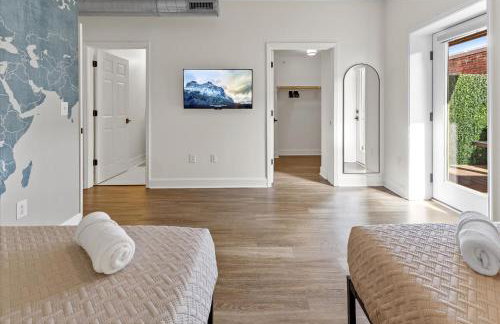 Steps Away From Mass Ave in Heart of Indy with Balcony - Foto 30