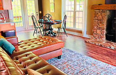 Smokies Hill Top Cabin Mountain Views 2 miles to Town Pet Friendly - Foto 25