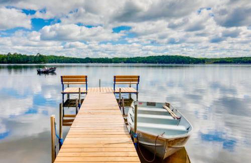 Waterfront Wisconsin Cabin Private Dock, Fire Pit - Foto 1