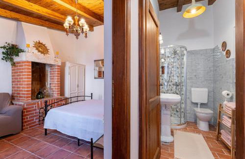 Charming Villa with Private Garden & BBQ - Foto 18