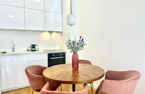 Sofi - modern with private garage - Photo 14