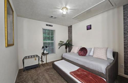 Friends & Family Suburban Retreat - Foto 8