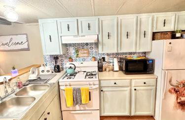 San Angelo Haven - A Mile from Bandera Main St - Foto 16