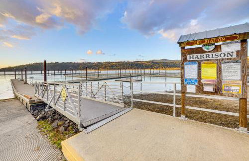 Walk to Marina Harrison Cabin with Lake View! - Foto 3