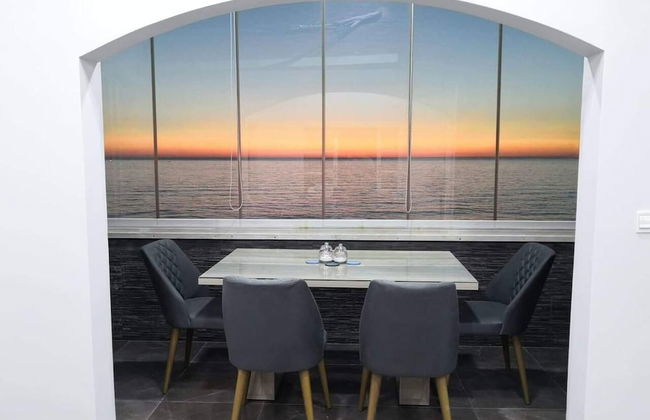 Big Seafront Apartment in Saida, Lebanon - Foto 1