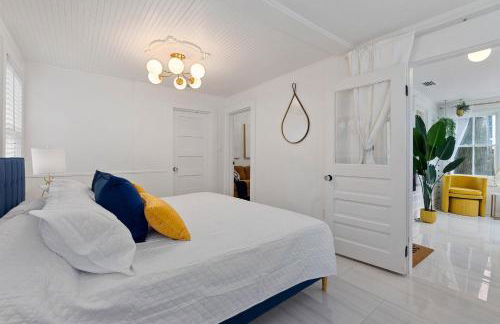 Coco's Cozy Cabana - Hot Tub Walk to Downtown - Foto 28