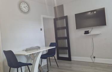Modern 5 bedroom house with parking, London - Foto 44