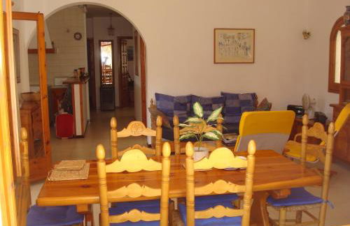 Beautiful detached air-conditioned villa close to sandy beach, shops and restaurants - Foto 7