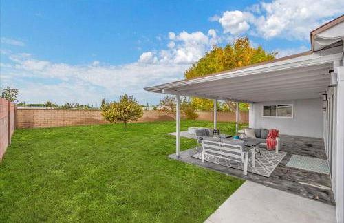 Luxurious Newly Remodeled 4 Bedroom Home with Large Backyard near Disneyland - Foto 16