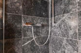 Villa Tegernsee - Exclusive Lakefront Villa with private Zirben Sauna, 4 Rooms for Family & Friends - Foto 48