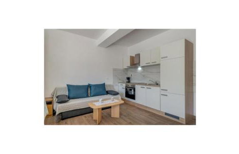 Beautiful Apartment In Omis - Photo 7