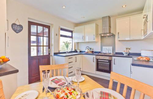 Kents Bank Holiday - Pet Friendly with Bay Views - Foto 6