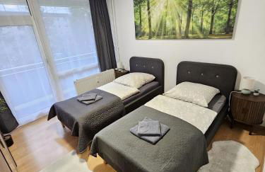 Large Central Apartment - MODERN & Fully Equipped - near fair - Foto 3