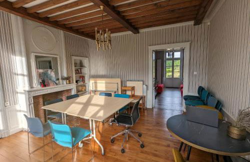 Loue belle demeure dans une grande propriété - 16 couchages, 8 chambres, 320 m2 - 30 min de Vichy - Foto 8