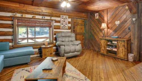 French Lick Getaway with Deck, Grill and Fire Pit! - Foto 3