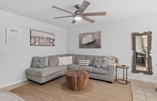 Lux min to Beach and Hospital with Hot Tub - Foto 6