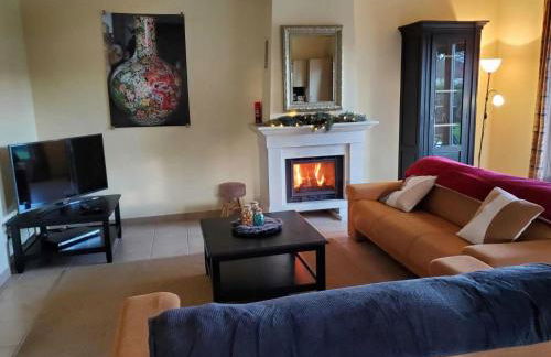 Villa in Les Forges with Golf & Pool Access - Foto 17