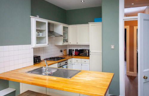 Modern, Light-filled and Sleek West End Apartment - Foto 16