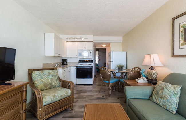 Beach Club at Montego Inn - Photo 15