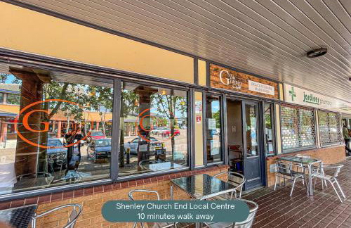 Stylish Duplex Apartment - Close to City Centre - Free Parking, Balcony, Self-Check-In, Fast WiFi and Smart TVs by Yoko Property - Foto 25