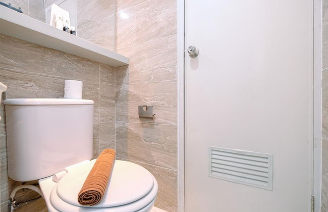 Best Homey and Comfort 2BR at Podomoro Golf View Apartment - Photo 18