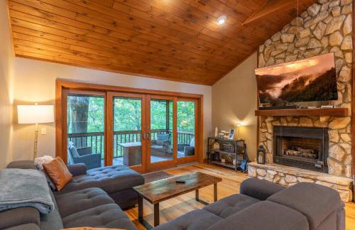 King Bed, Putt-Putt w/ Hot Tub, & Other Games - Foto 2