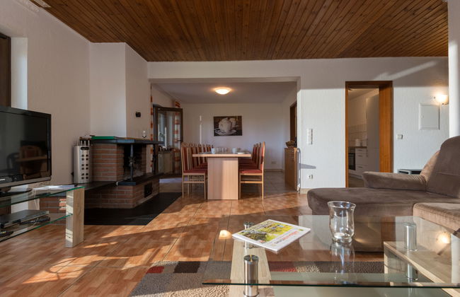 9 bedroom House in Immerath with garden and terrace - Photo 2