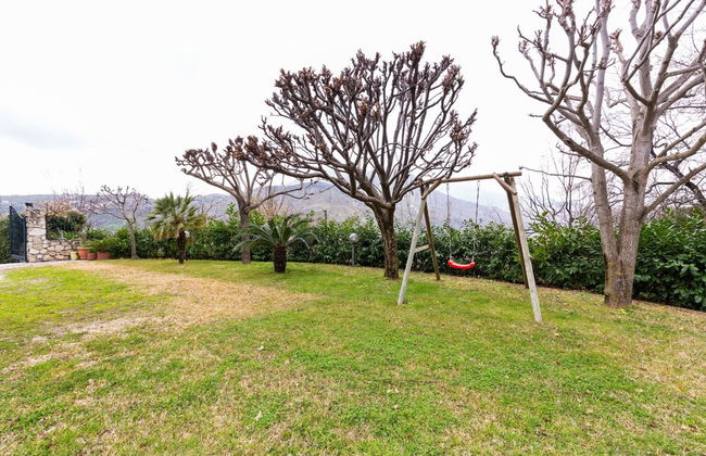 Valley View Villa in San Mango D'aquino with Hot Tub - Foto 31