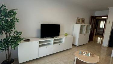 Precioso Apartamento en primera linea de playa con terraza muy luminoso - Caleta del Puerto - Photo 2