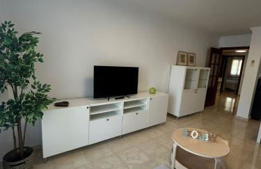 Precioso Apartamento en primera linea de playa con terraza muy luminoso - Caleta del Puerto - Photo 2