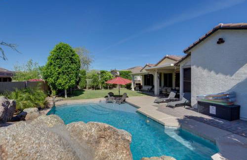 4 Mi to Surprise Stadium! Snowbird Haven with Pool - Foto 10