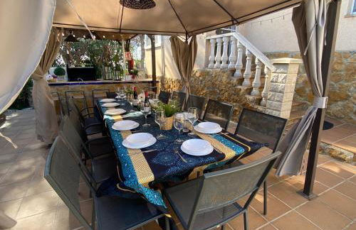 Villa Sitges Ilusión 15 minutes by car from Sitges Sleeps 16 people XXL swimming pool - Foto 4