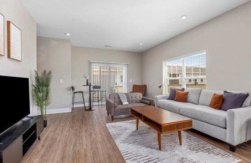 Modern 2BR 2BA New Build Condo with Garage & Patio - Foto 5