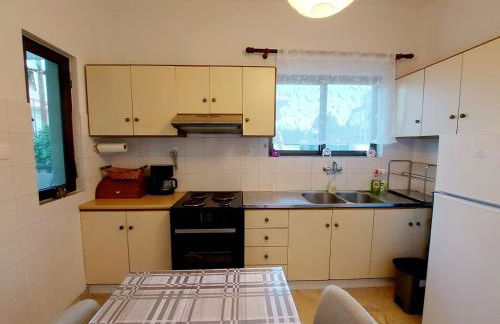 Seaside Apartment with parking in Melissi - Foto 11