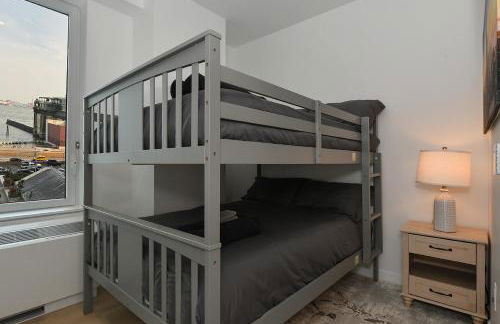 Contemporary Luxury 3BR 2BA Downtown NYC - Photo 14