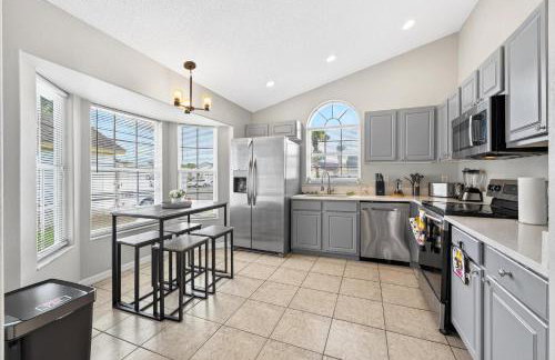 Entire Disney Retreat Home minutes from Disney, Shopping, and Restaurants 4br,2ba,7beds sleeps 10 - Foto 26