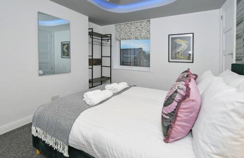 Antrobus Deluxe Apartments by YourStays - Photo 16