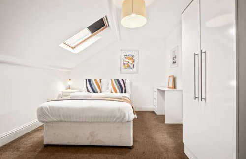 Huge Duplex in Great Location - Foto 17