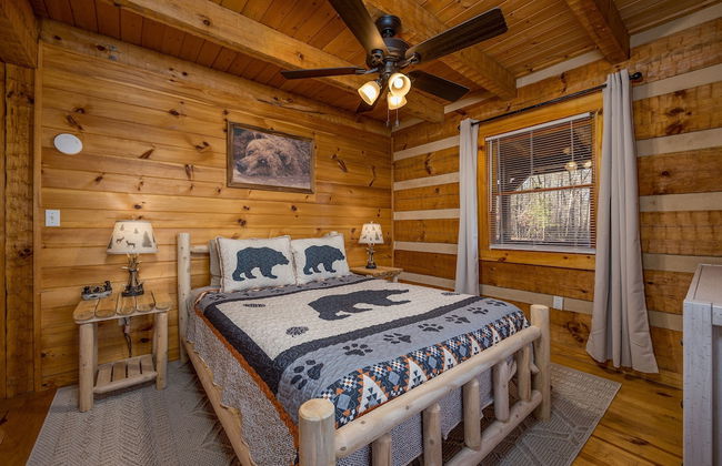 Hidden Hideaway 2 Bedroom Cabin by RedAwning - Foto 2